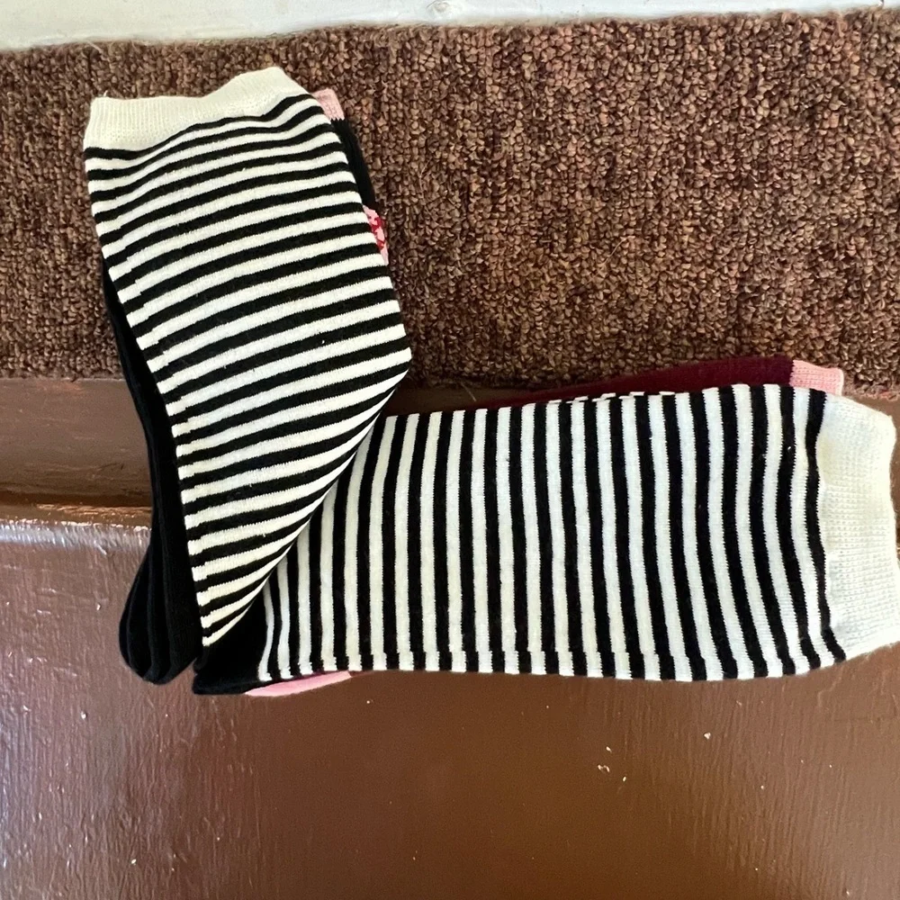 Kate Spade black floral Crew Socks. NWT